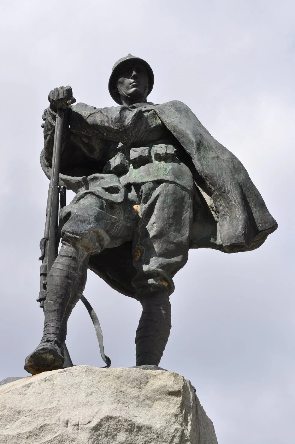 Figura di soldato, fante - Piazzale Vittorio Veneto, Pievepelago, Modena